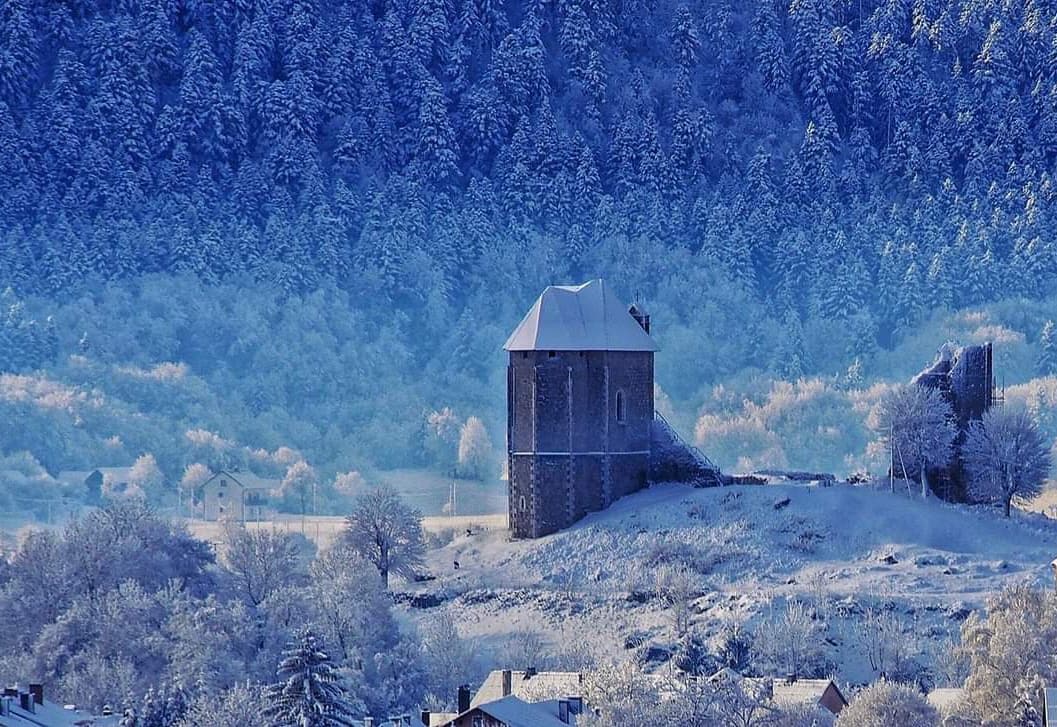 visitbrinje's tweet photo. #MagicalBrinje ❄😍❄ #Snow #Brinje #VisitBrinje #Croatia #Croazia #CroatiaFullOfLife #Europe #MagicalCroatia #MagicalEurope #Travel #Castle #LikaSenjCountry #Destination #SafeStayInCroatia #WinterWonderland #CroatiaWinterWonderland
📸 Željka Mihić

@Croatia_hr @visiteurope https://t.co/edHbKwCU1k
