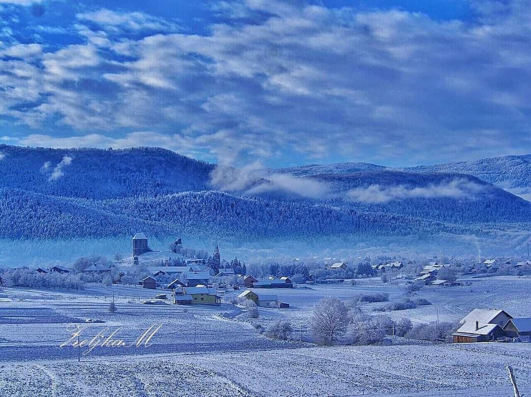 visitbrinje's tweet photo. #MagicalBrinje ❄😍❄ #Snow #Brinje #VisitBrinje #Croatia #Croazia #CroatiaFullOfLife #Europe #MagicalCroatia #MagicalEurope #Travel #Castle #LikaSenjCountry #Destination #SafeStayInCroatia #WinterWonderland #CroatiaWinterWonderland
📸 Željka Mihić

@Croatia_hr @visiteurope https://t.co/edHbKwCU1k