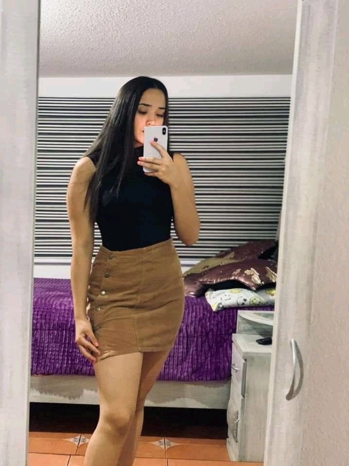 Yo soy tu veneno y también la cura, mi sangre es latina, mi beso francés... 💋 Puedo ser bonita y también cruel, tu dime a que jugamos y juego también. 🔥