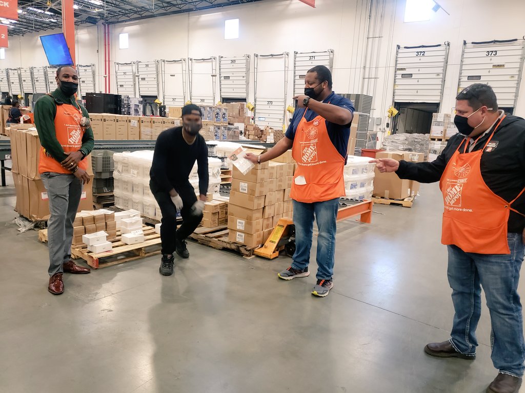 Cecylia Muhalia (@muhaliac) on Twitter photo Congratulating associate Antoine McCoy on his Homer Award from the RDC5250 GM Malcom, recognizing his everyday hardwork in fluid department.. #K2RecognitionNight <a href="/rdc5250/">RDC5250ATL</a> <a href="/JWatkinsTHD17/">Jordan Scott Watkins Sr.</a> <a href="/Malcolm7976/">Malcolm Robinson</a> Congratulating associate Antoine McCoy on his Homer Award from the RDC5250 GM Malcom, recognizing his everyday hardwork in fluid department.. #K2RecognitionNight <a href="/rdc5250/">RDC5250ATL</a> <a href="/JWatkinsTHD17/">Jordan Scott Watkins Sr.</a> <a href="/Malcolm7976/">Malcolm Robinson</a>
