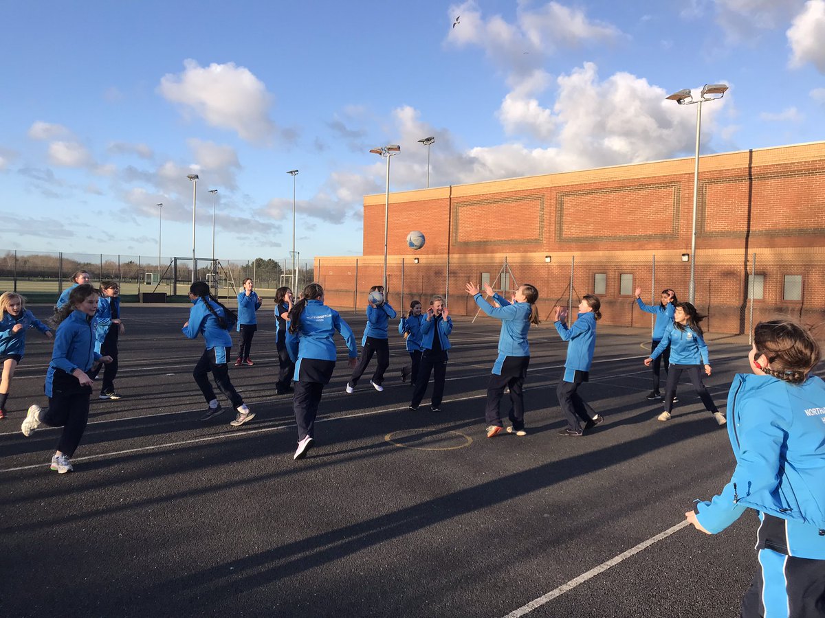 NHS_Sport's tweet photo. Had to keep the year 6โs moving as the temperature has dropped ๐ฅถ#NetballRules #KeepingWarm #NewYear https://t.co/Lawbek7D8L