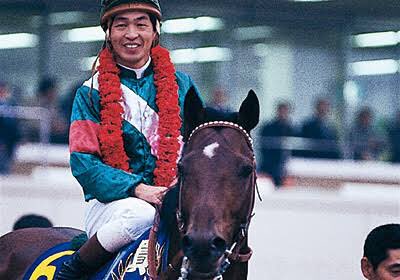 シングレ本誌読んだ。ルドルフのTake it easyはルドルフの騎手だったレジェンド岡部幸雄の座右の銘でレース前にもルドルフを馬上で撫でながらこうつぶやいていたという。ちなみに岡部にこの言葉を教えたのは88JCでペイザバトラー(オベイユアマスター)に騎乗したオベイユの精神面モデルC.マッキャロン