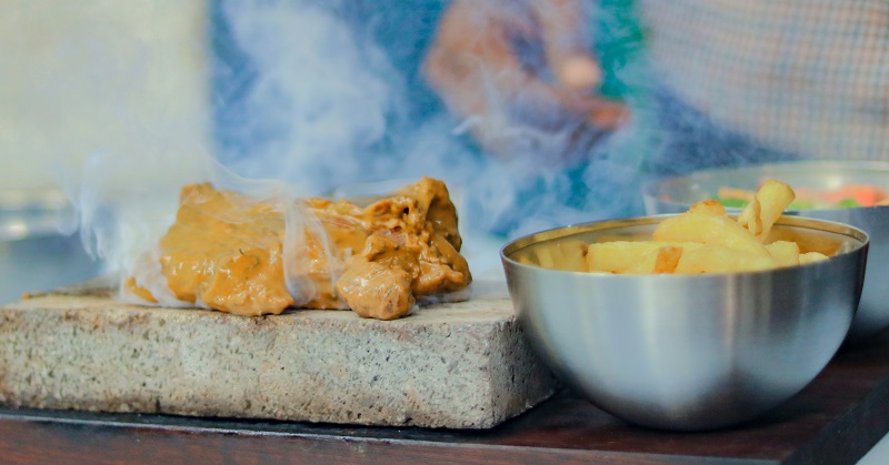 Your dates are about to get a lot more exciting because of #Thursdate! Come with your partner and have a bottle of house wine, 2 cocktails of your choice, and 2 hot rocks for 50, 000 RWF only!