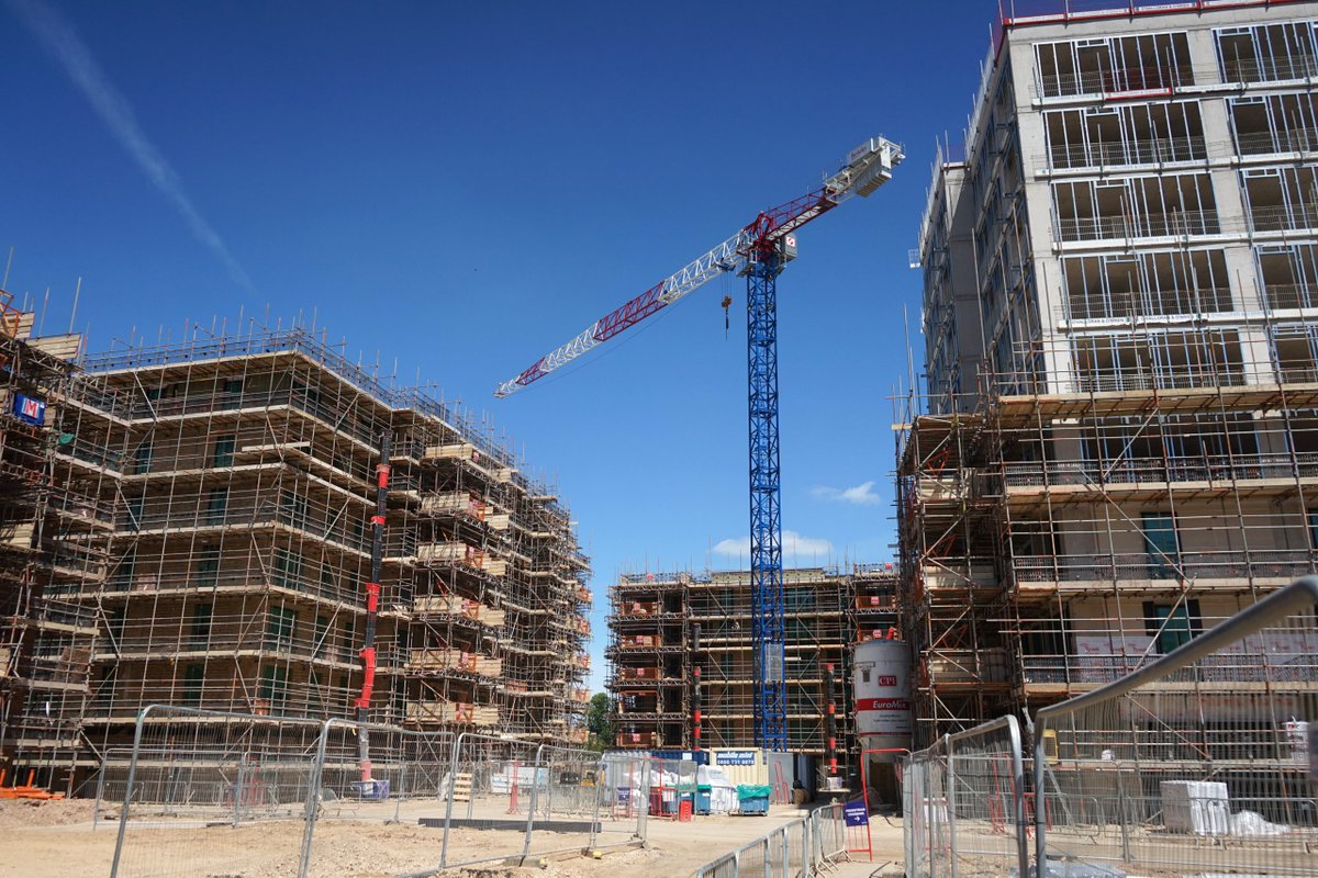Bennetts_Cranes's tweet photo. The scale and complex nature of the Slough #horlicksfactory site presented some challenges. Our team worked to strategically study and plan out the position, installation and dismantling phases.
Read more in our blog: https://t.co/IdVCK4Ffxz
#cranes #heavylifting #towercranes https://t.co/KLIFLF6VpX