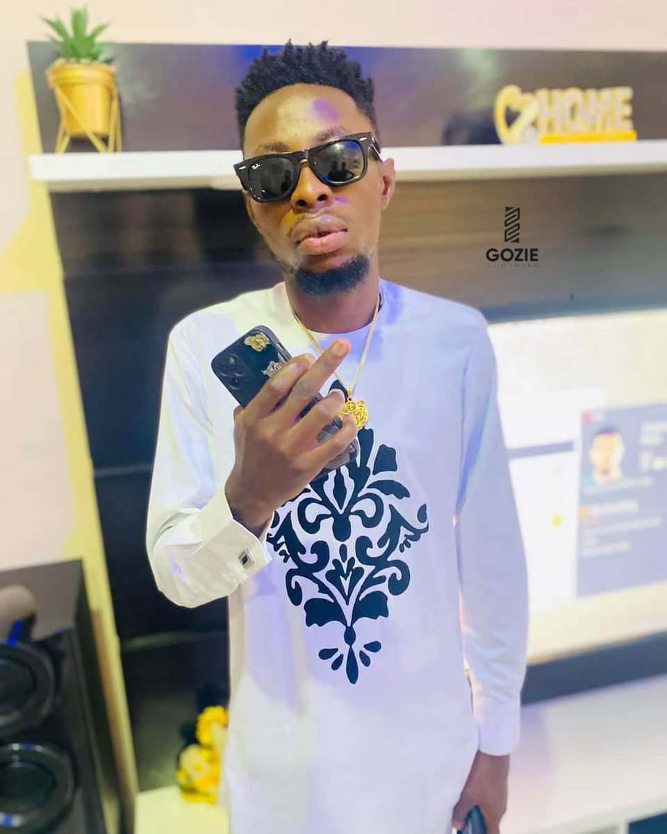 GozieClothing's tweet image. White is the fashion colour of the rich.
© Gozie Clothing 
#warritailor 
#whitenative 
#kaftan 
#niaja