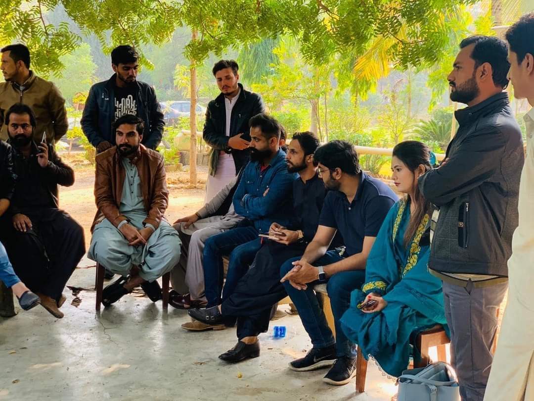 SardarNoorAhme5's tweet photo. Visited University of Karachi along with PSF Karachi division cabinet, Collected candidate forms and discussed students issues.
#PSFKarachi https://t.co/JLWvLbJhFX