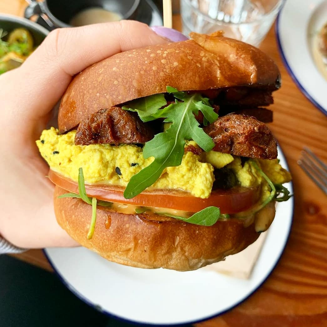 What better way to start your day than one of our Fully Loaded #Breakfast Baps? 🍔 Can't think of a better start to the day! 😃 #food #takeaway #cardiff #vegan #healthy #restaurant #foodie