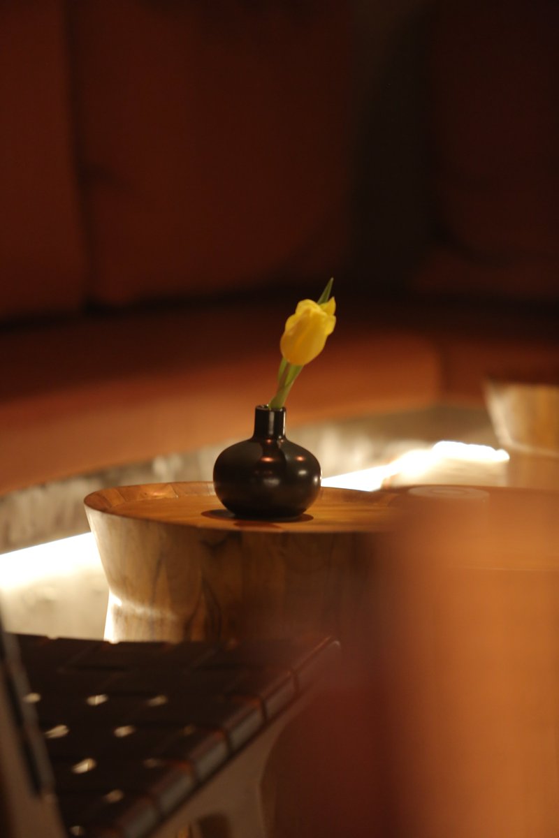 visit_wuhan's tweet photo. The ADELE dessert shop at 128 Gaoxiong Road attracts foragers with warm yellow lights. Mystery and delicacy are the taste and unique style of this place.
#delicioustime #wuhantaste #hansurprise #hereiswuhan #wuhanwarmth https://t.co/202DHQKvJT