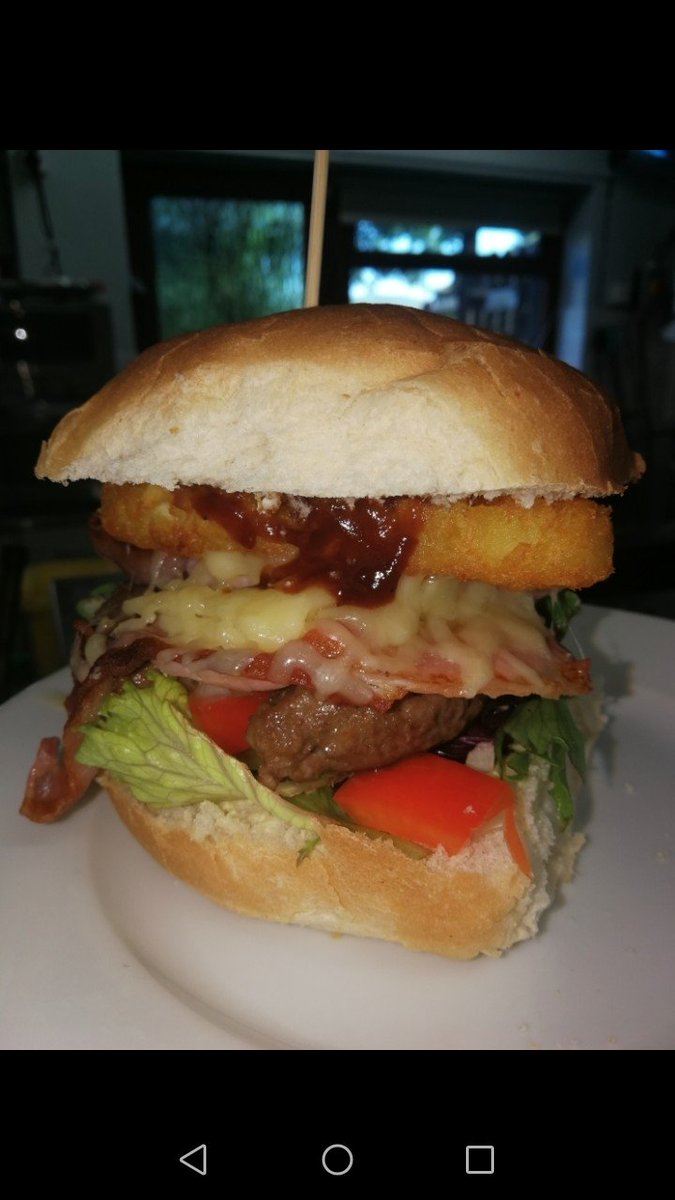 Thats what you call a bacon, hashbrown cheese and bbq sauce burger, looking forward to this soon at the club🍔👌
