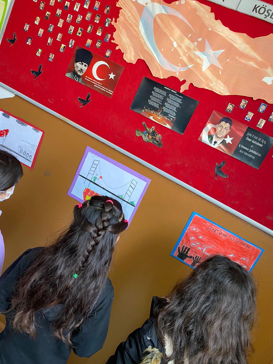 100Menemen's tweet photo. 15 Temmuz Demokrasi ve Milli Birlik Etkinlikleri Kapsamında okulumuzda resim sergisi düzenlendi. Katılım sağlayan öğrencilerimize Katılım Belgesi verildi. @izmir_ilmem @MucahitYentur @MenemenMEM @muharembayindir https://t.co/1HpAAxiH26