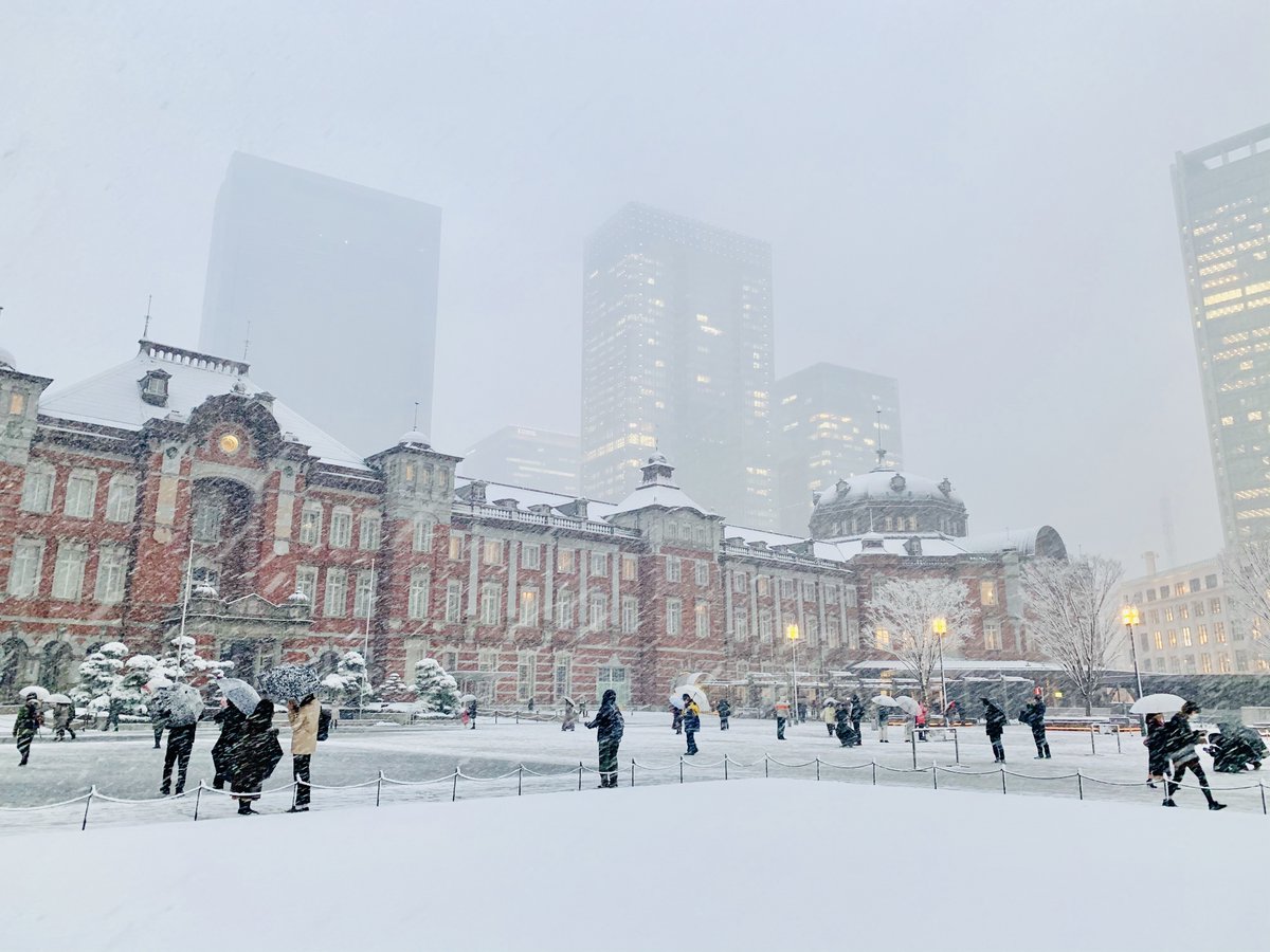 MATCHA_global's tweet photo. And Tokyo Station earlier today. ❄️☃️ (Courtesy of M from MATCHA) https://t.co/5dfu9zvuse