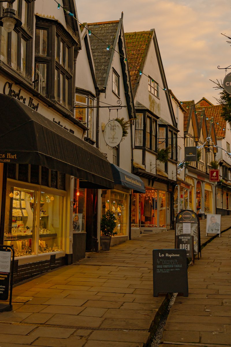 ExploreWithEd's tweet photo. Charming scenes in the market town of Frome, Somerset #England #travel #uk https://t.co/QH7i4OUqBT