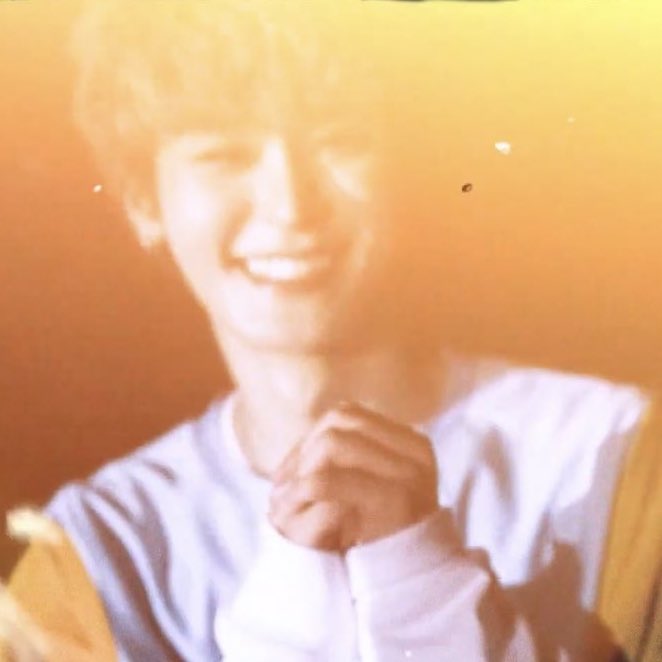 hubilandia's tweet photo. Yuehua really hit the jackpot with Mr. BeightSmile. That’s a pretty boy with a huge smile and I can just tell he’s charming as fuck. Damn it Yuehua, give #2’s name https://t.co/hfhGAWBMBl