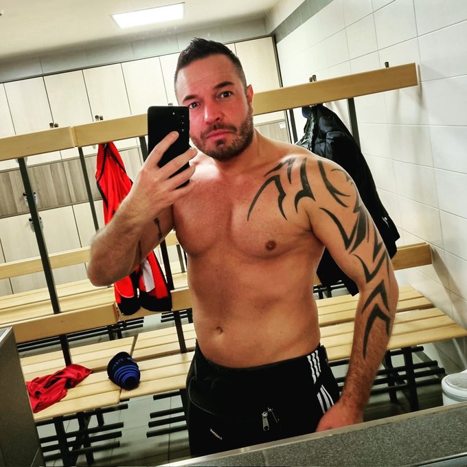 Good morning!!! Time for Sport 😉💪🏼 #mirrorselfie #timeforsport #gymtime #gymlocker #GymSelfie https://t<a href="/tag/mirrorselfie"class="tags">#mirrorselfie</a><a href="/tag/gymtime"class="tags"><span>#gymtime</span></a><a href="/tag/gymselfie"class="tags"><span>#gymselfie</span></a><a href="/tag/timeforsport"class="tags"><span>#timeforsport</span></a><a href="/tag/gymlocker"class="tags"><span>#gymlocker</span></a>