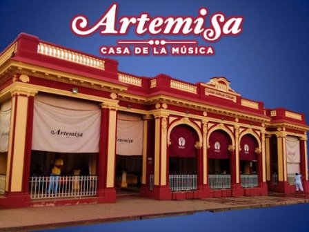 "Un lugar con una peculiar política cultural, una programación abultada y un colectivo idóneo de trabajadores"!Esa es la CASA DE LA MUSICA DE ARTEMISA!.Hoy cumple su 5to aniversario y no para de REFUNDARSE. UN VERDADERO CENTRO CULTURAL DE #CUBAESCULTURA. 
#EGREM !FELICIDADES!