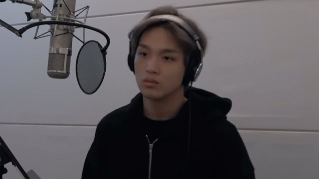 lhcdaily's tweet photo. haechan is so effortlessly pretty https://t.co/yu18DMe1MD