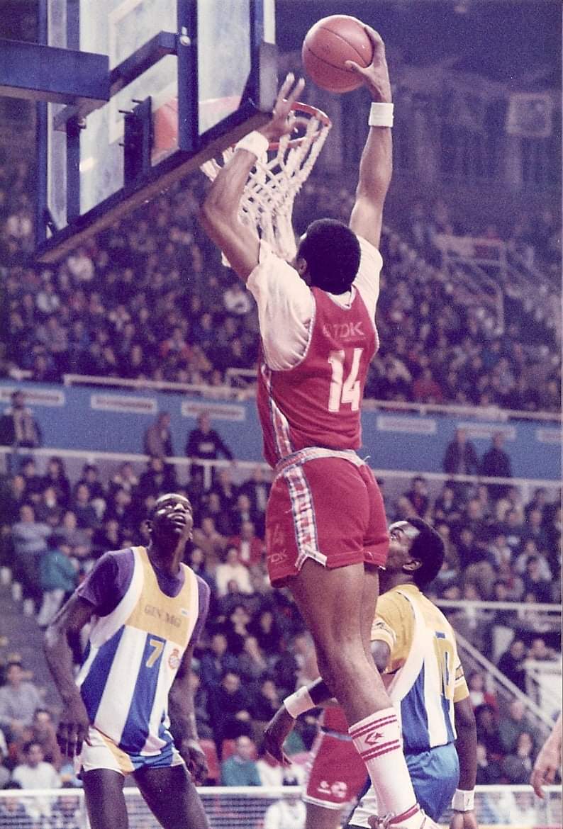 #MikePhilips #ClydeMayes #PepeCollins #WillieSimmons 1986/87 #TDK 🆚 #GinMG Palacio Municipal Deportes Barcelona #ACB 📸 Archivo Fornies