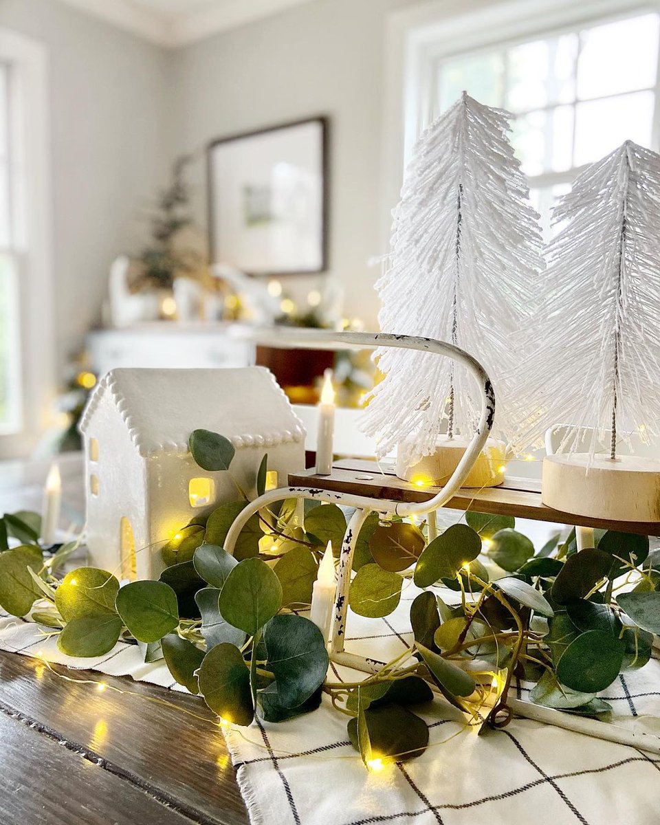 Love how this tablescape brings out the beauty of simplicity while maintaining a touch of warmth.  #koopower #koopowerlights #NewYear2022 #Candlenights #LIGHTS #lightstick #Candles