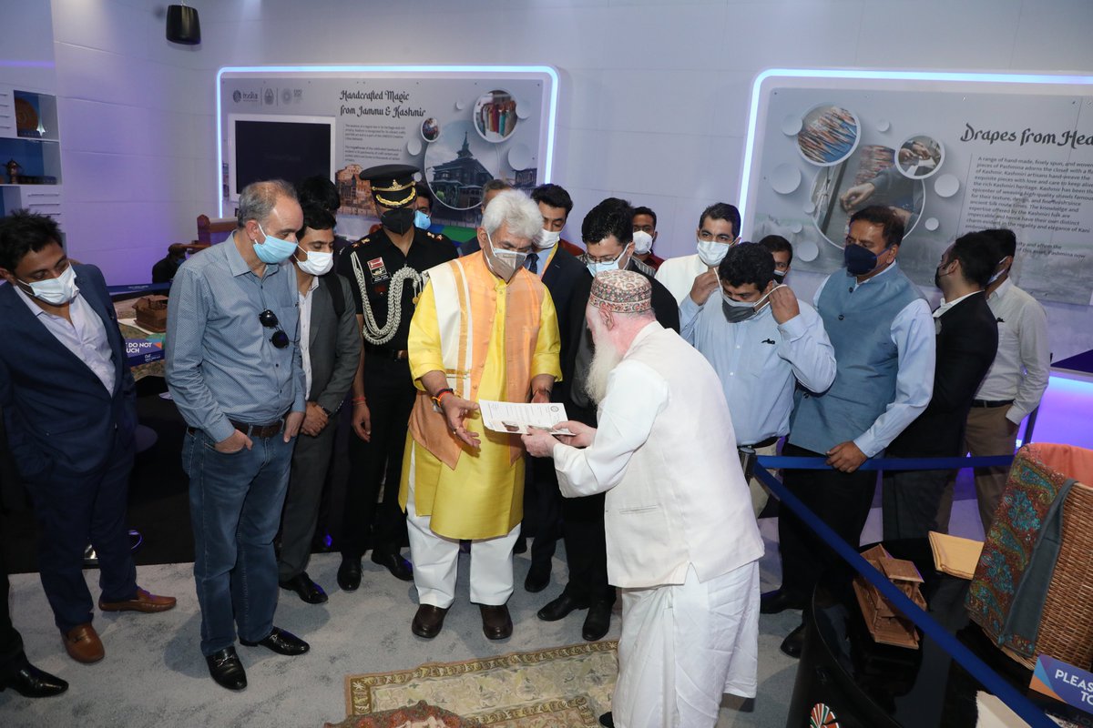 cgidubai's tweet photo. Hon'ble Lieutenant Governor of Union Territory of Jammu &amp; Kashmir @manojsinha_ took a guided tour of #IndiaPavilion during the participation of UT of #JammuAndKashmir in the state floor of the pavilion.

#IndiaAtDubaiExpo https://t.co/avZoEiPC8L