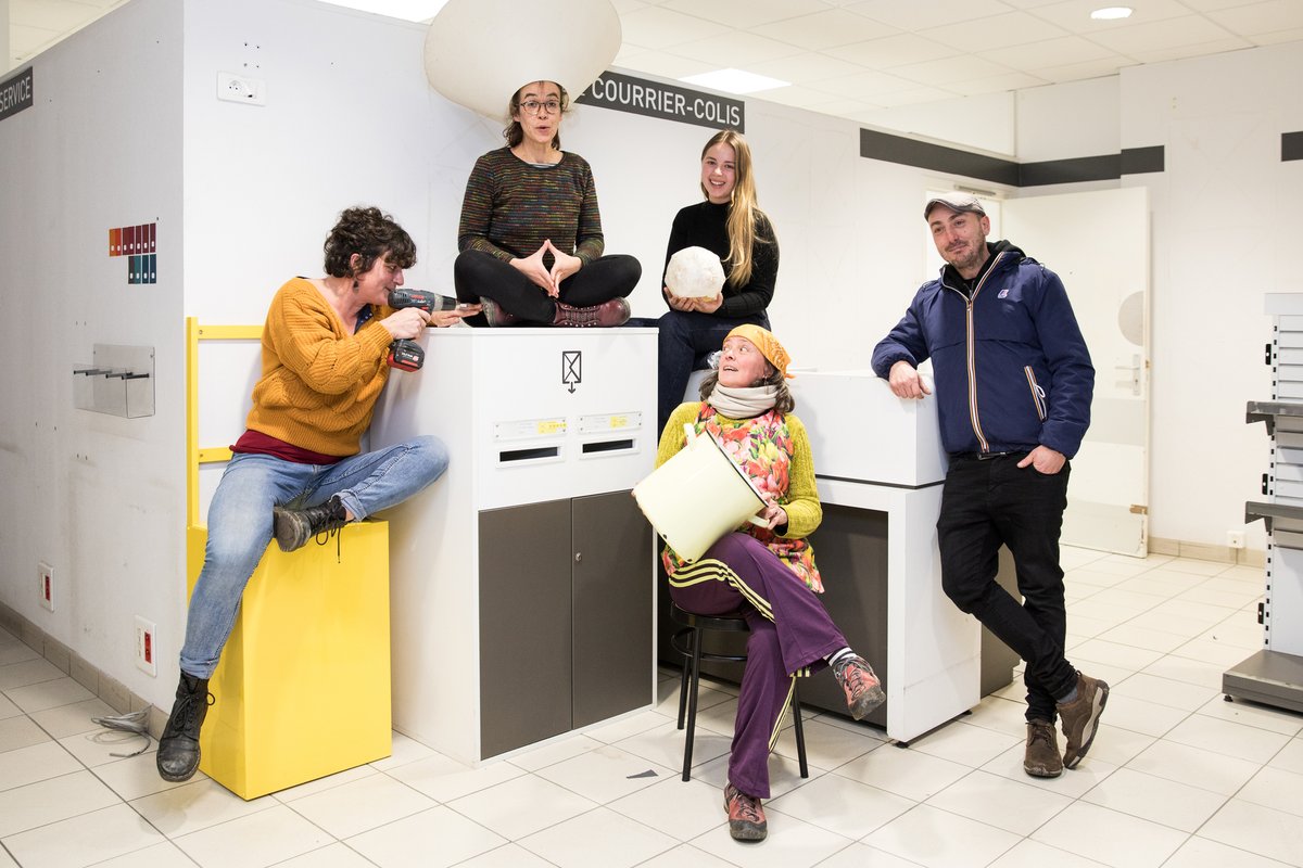 metropolerennes's tweet photo. L'ancien bureau de Poste du Gast se transforme avec Le Timbre de Maurepas ✉️
👉labo culinaire
👉cantine de quartier 🥗
👉créations artistiques...
À découvrir sur #IciRennes ⬇️
https://t.co/SOc2tw4Uv6 #Rennes https://t.co/lWPCyR2x3c