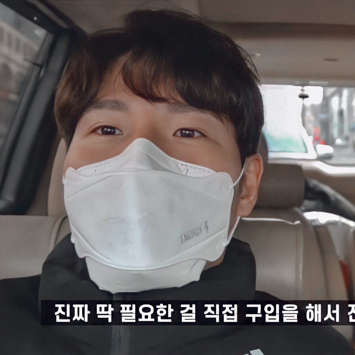 ddo_kjk's tweet photo. kjk visuals on today's gjk video ;; angel kook on a mission 🥺 https://t.co/0MkFJlipYf