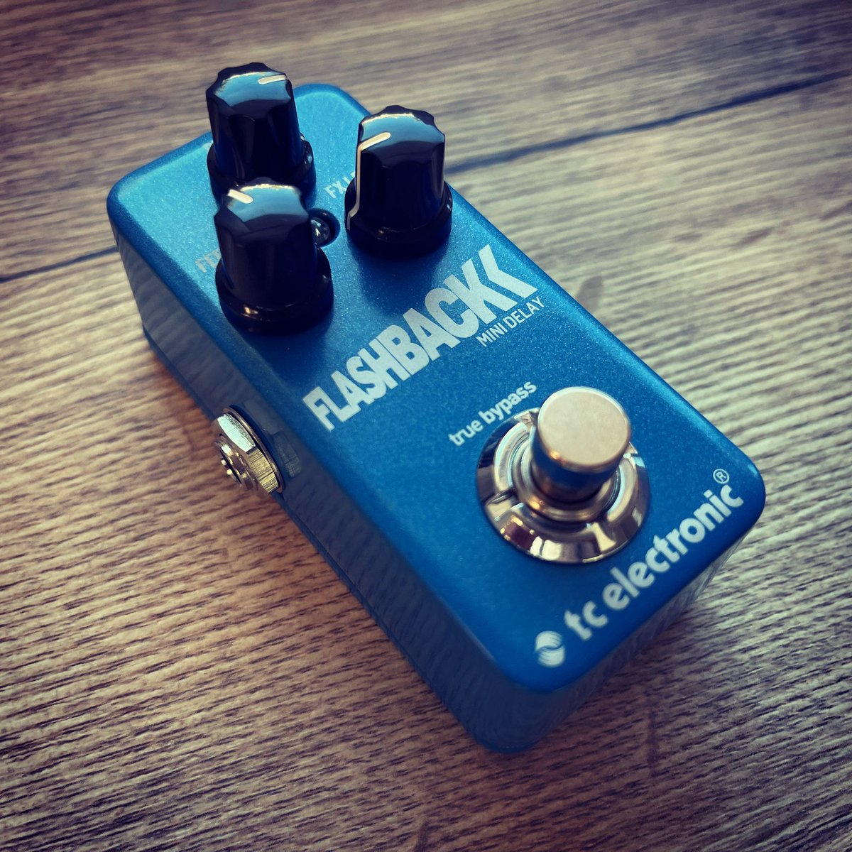 falconfirkin's tweet photo. Super regal de Reis, TC Electronic Flashback Mini Delay, awesome!!! @tcelectronic @tcelectronics_oficial @falconfirkin #minidelay #tcelectronicflashback #flashbackminidelay https://t.co/NRV4lPUu1T