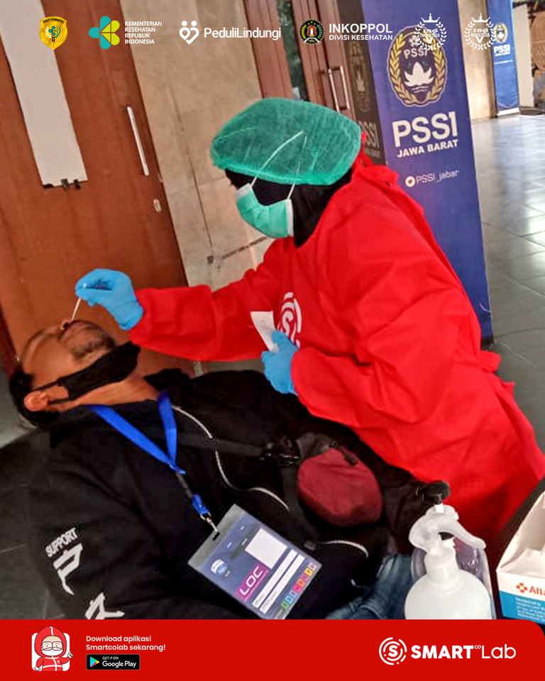 smartcolab_id's tweet photo. Pemerintah menekankan masyarakat untuk tetap disiplin dengan menjaga prokes 5M, yakni memakai masker, mencuci tangan, menjaga jarak, menghindari kerumunan, membatasi mobilitas, dan juga jangan lupa swab test antigen sebelum memasuki acara, untuk memastikan semuanya aman. https://t.co/RktIbe2pYd