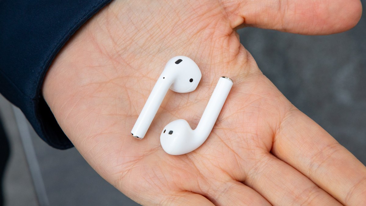 Nab free AirPods when you buy a MacBook in Apple’s back to school offer: #ArtificialIntelligence #IoT #IoE cc <a href="/MIKEQUINDAZZI/">Mike Quindazzi</a> techradar.com/news/nab-free-…