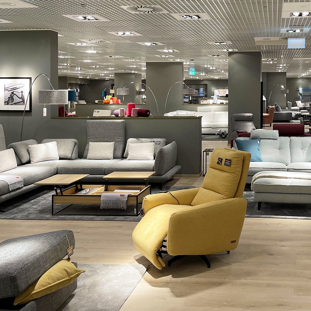 Quoi de mieux qu'un canapé confortable 🛋 pour regarder vos séries préférées?
Bonne nouvelle 🥳 La boutique poltronesofà a rejoint Balexert et vous propose un grand choix de canapés et fauteuils 🤩

#Balexert #poltronesofa #canape #fauteuil