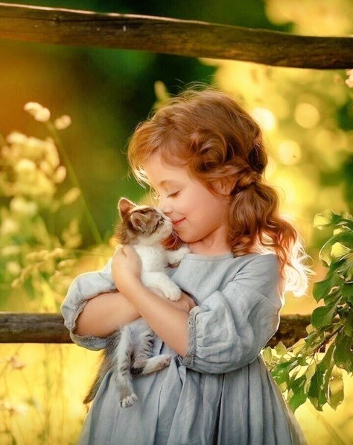 📢 #GoodMorningFromPeru 🐿 A child can teach an adult three things To be happy for on reason To always be busy with something & to know how to demand with all your might what you want #DearFriends 💞 Wish you a fabulous day 🌷Learning from children to fight for what is desired 💖