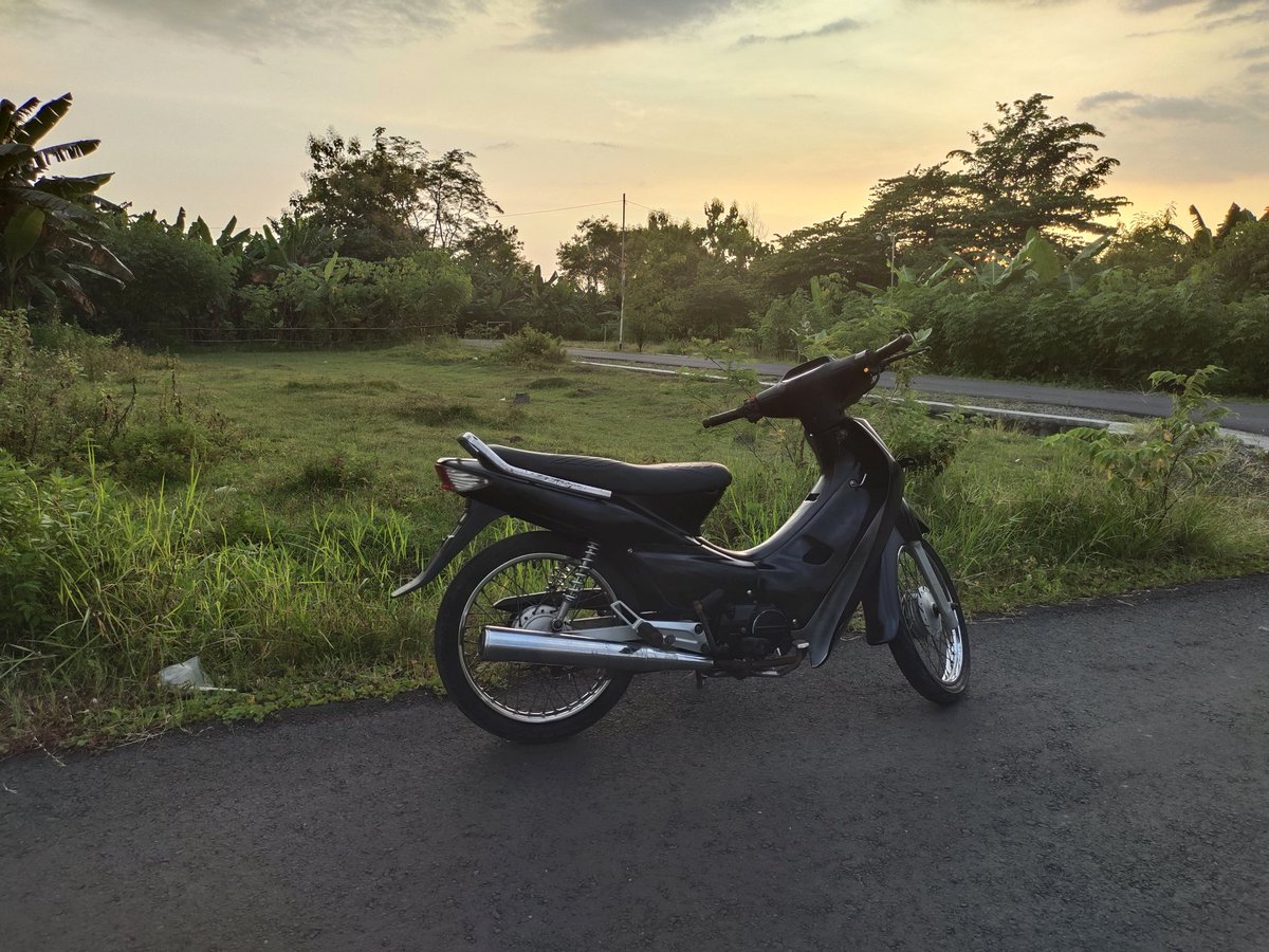 ah motor tua
emang kenapa kalo tua?
ah motor jelek
gajuga tunggu aja tanggal mainnya