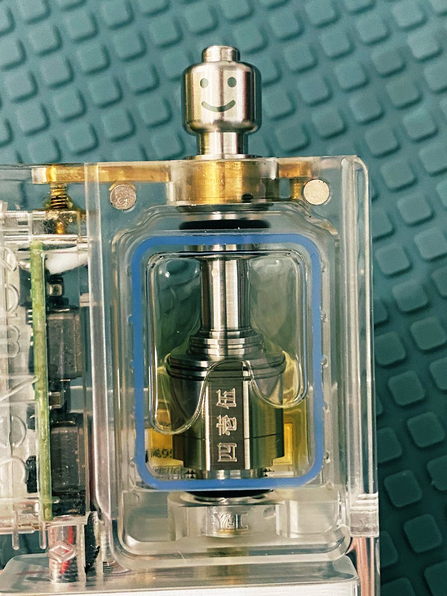 vape_haribo's tweet photo. ORBITのMTL kitイマイチだなあ🚀🚀
415BBのMTLは流石という感じ
見た目もキレイ
mobbと比べても輝きが違う✨✨✨
目が錯覚する https://t.co/ShSxUr4OdN