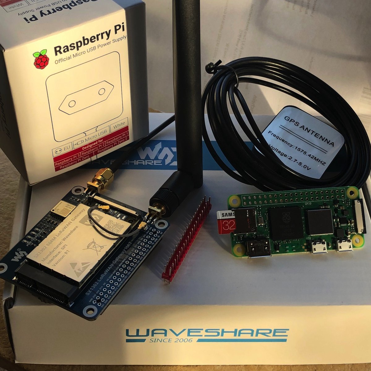 TGD_Consulting's tweet photo. Alle Zutaten für ein neues #TTN V3 #LoRaWAN Gateway. Man nehme ein @Raspberry_Pi Zero 2 W, ein @waveshare00 SX1302 HAT und fast fertig ist ein weiteres #IoT Gateway im @thethingsntwrk für die Community @TTNSchleswig #DerEchteNorden. https://t.co/elIVSE9HJi