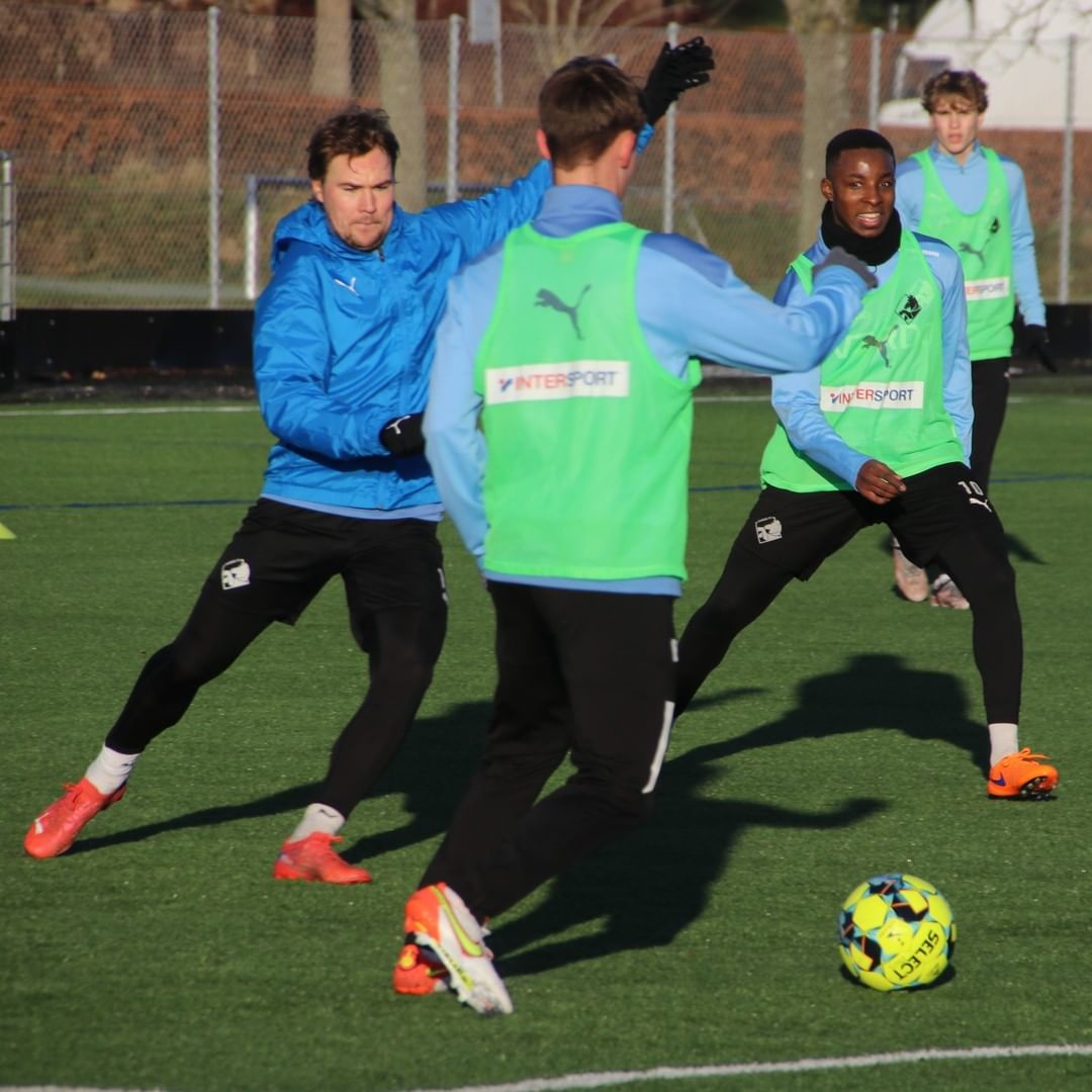 thisisiom's tweet image. Back in business. @thetosinkehinde 💙✈️ 🇩🇰