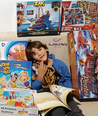 En el día de Reyes se generan muchas emociones y sentimientos. Ojalá copiemos la inocencia de este niño para repartir ternura. 
Gracias <a href="/ManzanaresFS/">ManzanaresFútbolSala</a> por vuestra colaboración con <a href="/IlusionesRosar1/">Ilusiones Rosario Cogolludo</a> para fabricar estos momentos 👌🏻🙌🏻💙 ¡Feliz día de Reyes! 👑🐪🎁