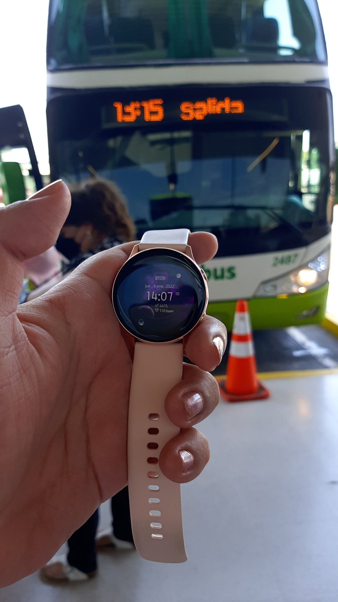pri_mena's tweet photo. Mal servicio el de @turbuschile compré el pasaje a las 13:15 y recién ahora a las 14:03 recién llega el bus... un pésimo servicio

#malversación #impuntual #turbus https://t.co/D81HQhrE2i