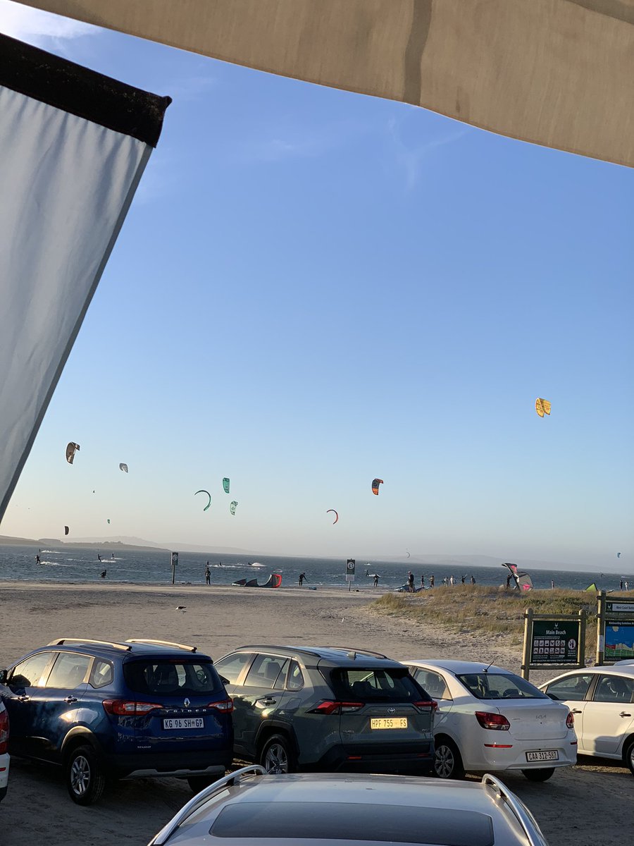 wesleyfourie's tweet photo. High winds yesterday in #langebaan #SouthAfrica produces some amazing #Kiting and #Wingfoiling conditions https://t.co/iT2LXYJacV