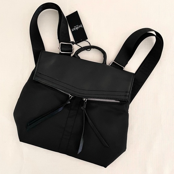 Simply_Ki_'s tweet photo. So good I had to share! Check out all the items I'm loving on @Poshmarkapp from @sincityposher @Sing4Life8 #poshmark #fashion #style #shopmycloset #trendsetterdivaboutique #shadeshore #botkier: https://t.co/V5xWYDnaP1 https://t.co/swhhngeO9t
