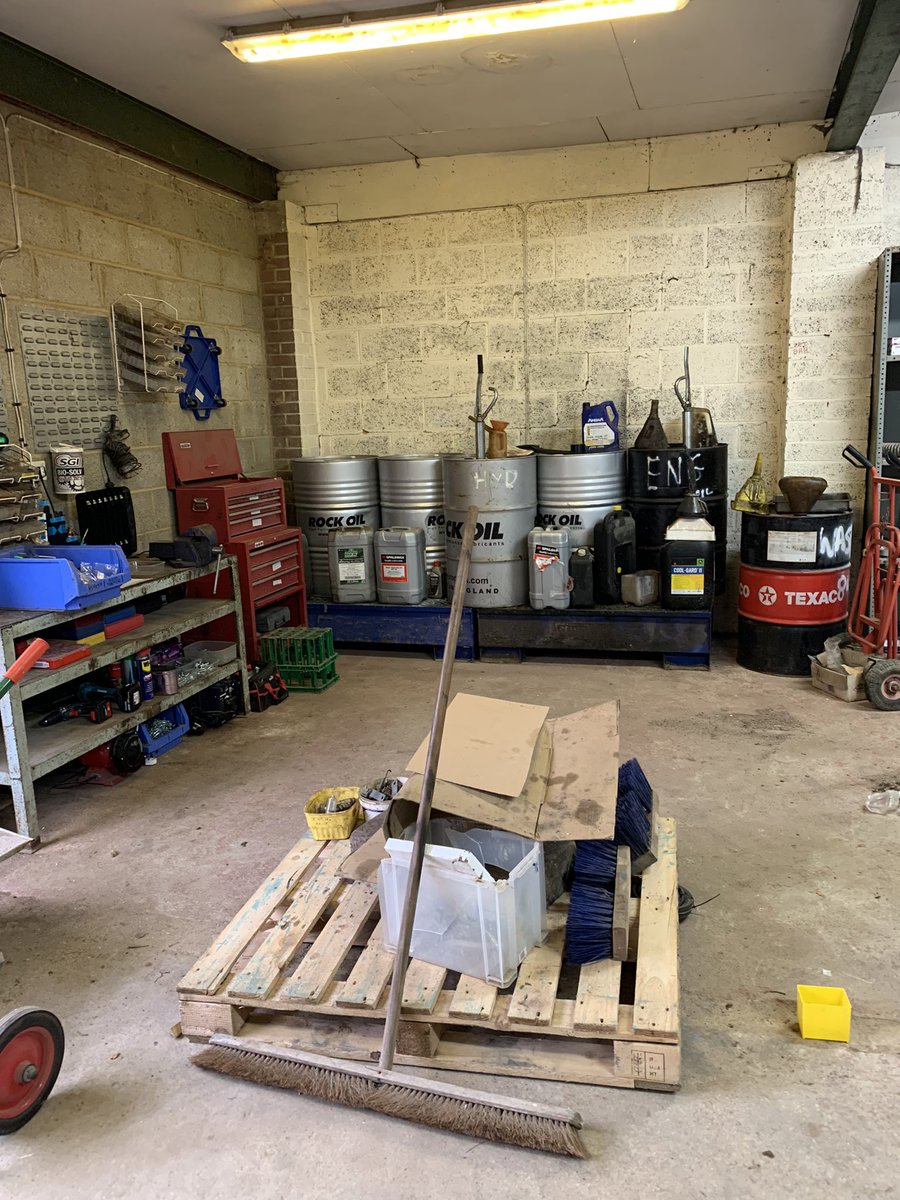 Mark572509852's tweet photo. On a day when we can not be out on the course it’s always good to have a clean up and a sort out! #housekeeping #shedwork #coldandwet https://t.co/vFGKszaJg1