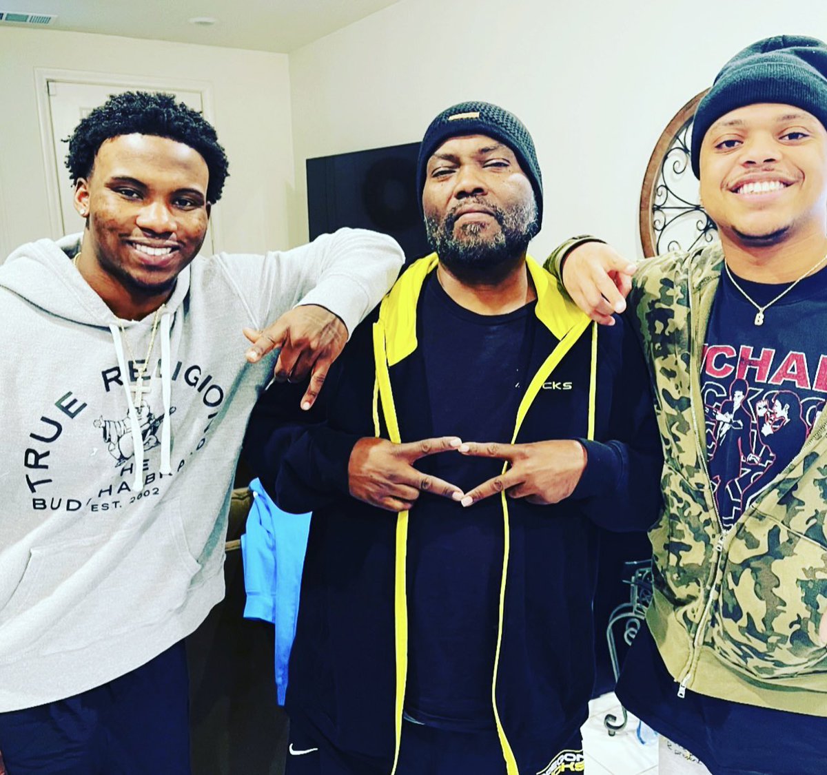 TanyaJDollars's tweet image. Now ready spiritually, mentally, and physically for 2022. Gas pedal, we coming for all the blessings, and in advance #tothegloryofGod. We will no longer breathe life into anything other than our dreams…#2022 #blessings #keepsleeping #unleashed @seandollars @roshawndollarssr