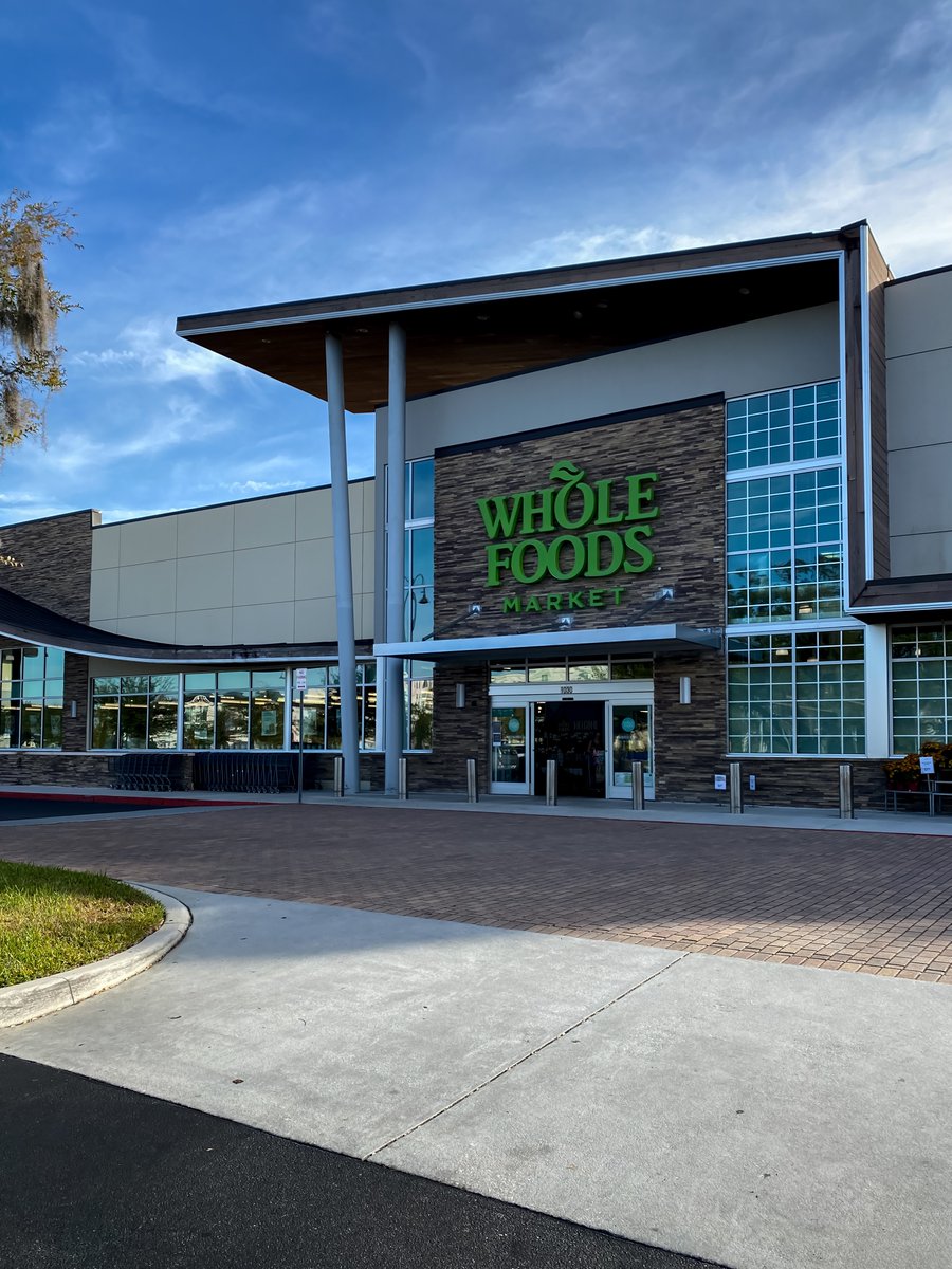 SundanceArch's tweet photo. Whole Foods entrance canopy manufactured and installed by us! 

#flatmetalcanopy #metalcanopy #wholefoods #retail #fabrication #manufacturing #installation #custom #designbuild https://t.co/4gxuERVFXj