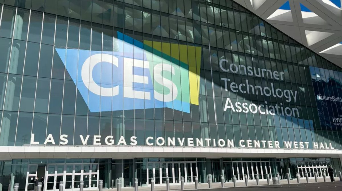 TekleHolo's tweet photo. We are at CES! At our stand we're demonstrating many breakthrough solutions in holographics, so don’t hesitate to stop by and see how our technology will change the metaverse. And how we're able to convert video to holographics in real-time – from camera straight to holo image! https://t.co/HkIZPHMGv8