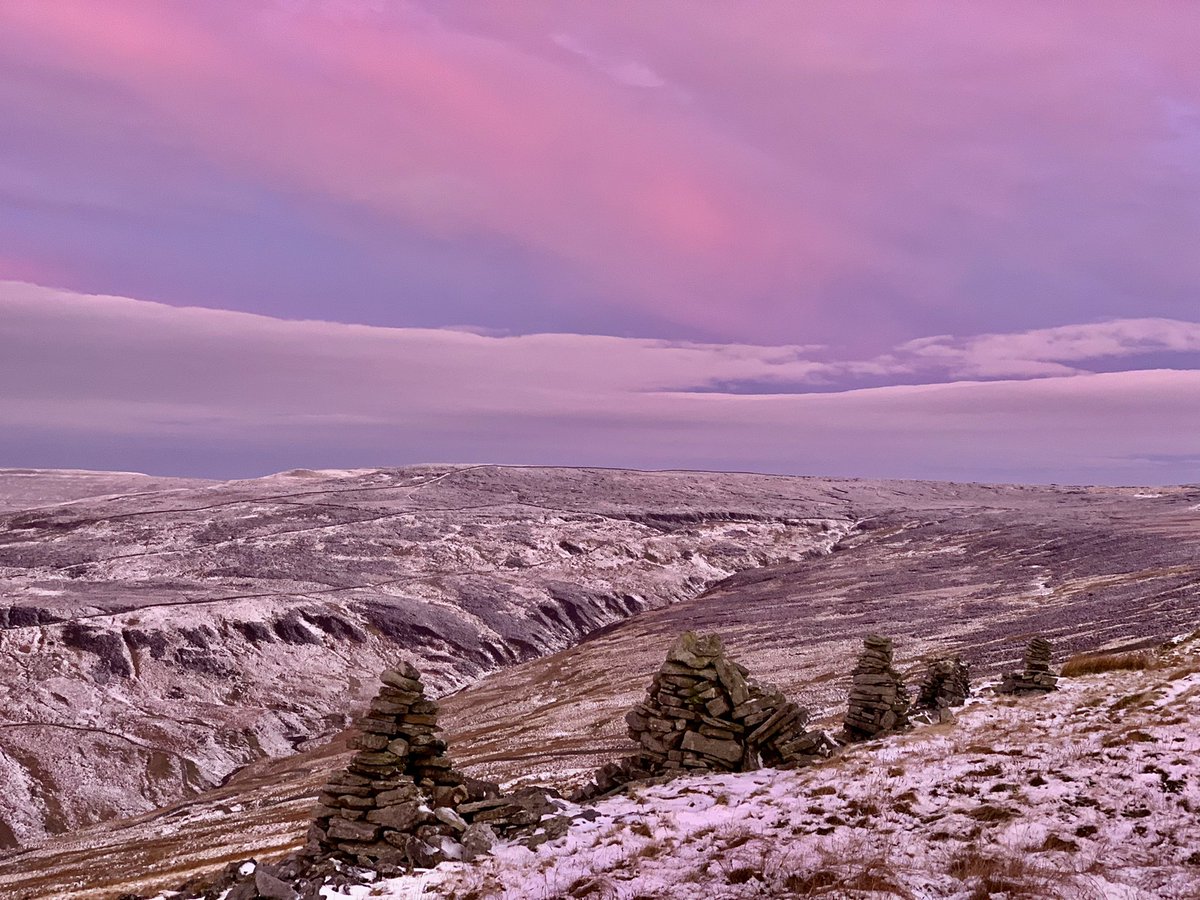 ParkBottom's tweet photo. A dawn raid on Firth fell for the sunrise before the snow arrives 
#littondale #yorkshiredales #sunrise #dawnraid #WinterWonderland https://t.co/65ZU7JRqNV