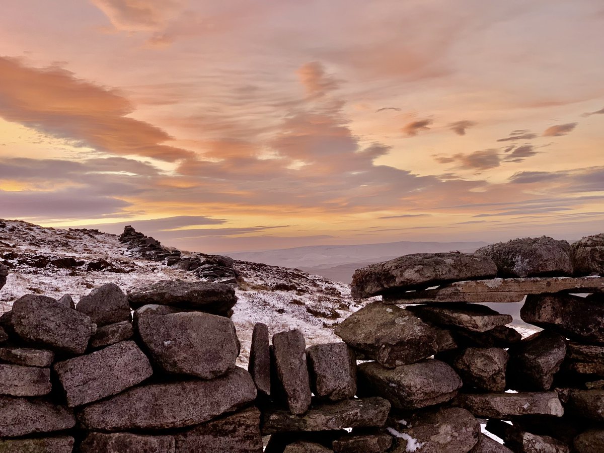 A dawn raid on Firth fell for the sunrise before the snow arrives 
#littondale #yorkshiredales #sunrise #dawnraid #WinterWonderland