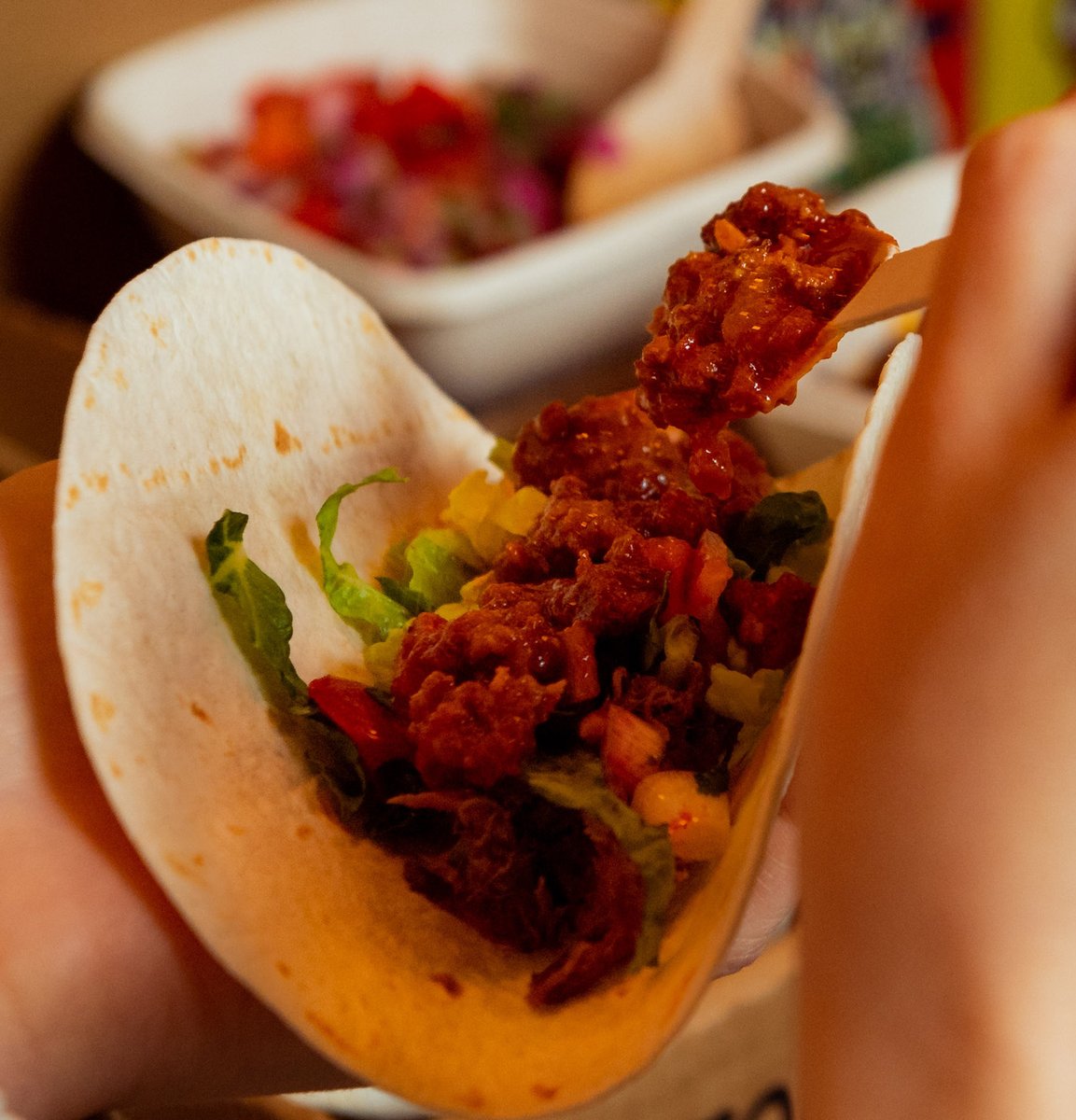 Powered by plants?🌱🌶️ Our Veganuary Chilli mixes protein packed soya with tomato, red peppers, red jalapeños + garlic. Available in tacos, enchilada, nachos + burrito. Warm up from the inside out when you sit in at #MuchachoHQ and we'll add 2 x free extras! #FeelGoodStreetFood