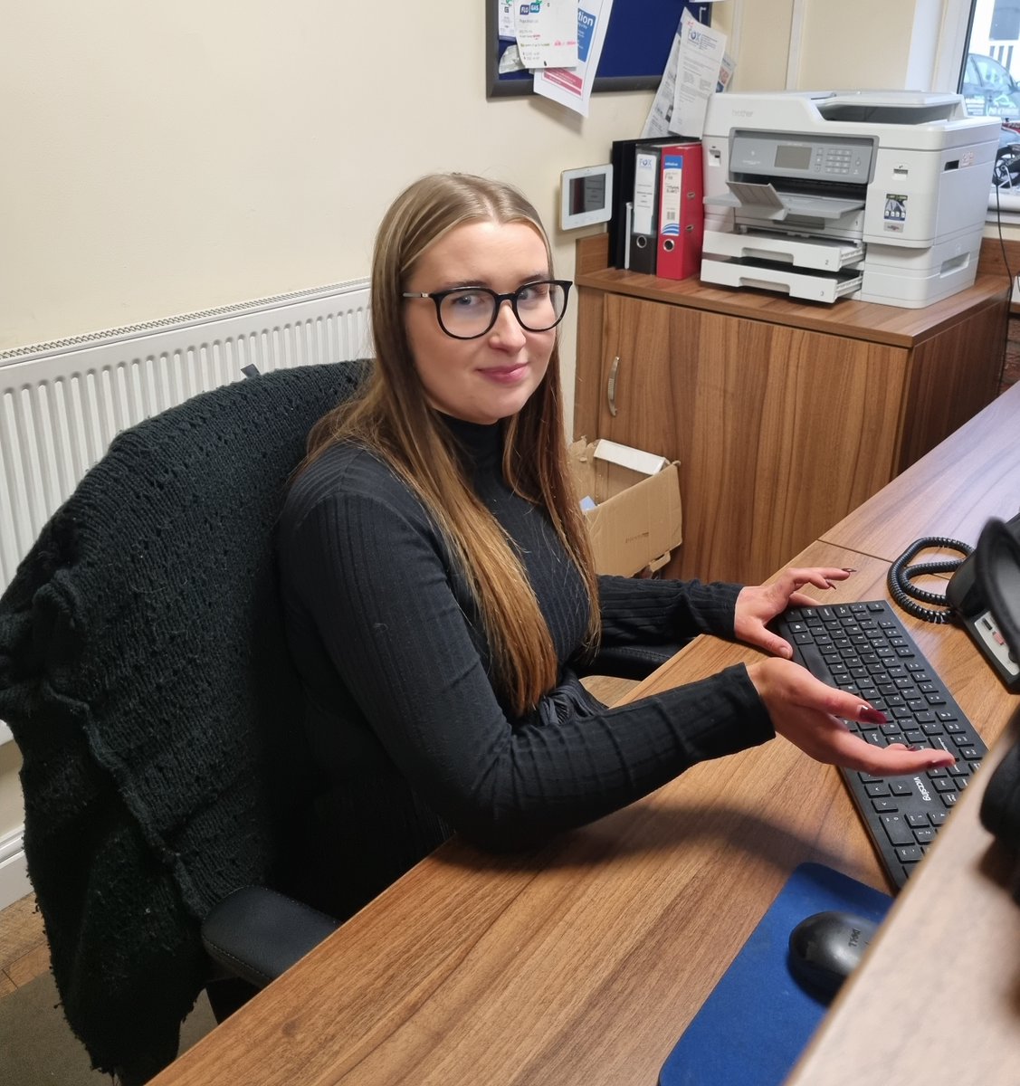 Foxcorrugated's tweet photo. WELCOME TO MEET THE TEAM! 

Lydia Broadbent is our Office Assistant. She joined us in February 2021.  Her favourite part of the role is dealing with customer orders and speaking to all our lovely customers. 
#team #fashion #meettheteam #teammemberspotlight #teammembers https://t.co/yY2109PvjZ