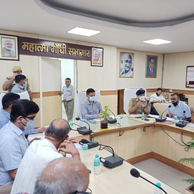 GmDic3's tweet photo. जनपद गाजियाबाद में जिला स्तरीय उद्योग बंधु बैठक https://t.co/uDwuJRtXLL