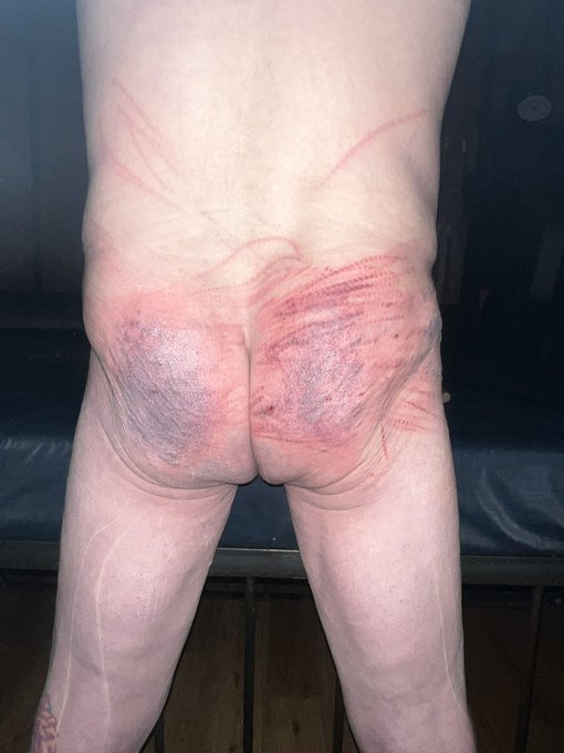 This is what happens to bad girls who send out naughty photos for free. Do you think @TabithaSchlupe<a href="/tag/valentinesday"class="tags"><span>#valentinesday</span></a><a href="/tag/kinkyboots"class="tags"><span>#kinkyboots</span></a>