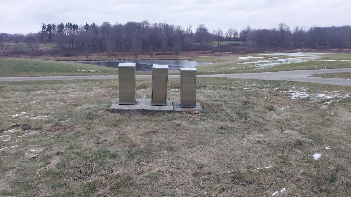 SandRidgeTurf's tweet photo. We have started updating all the satellites on property. The new boxes have a lot of advantages, the biggest being you can fit more heads. This means we can combine three old boxes into one.  @TheMayfieldSR https://t.co/9k29WdXqPw