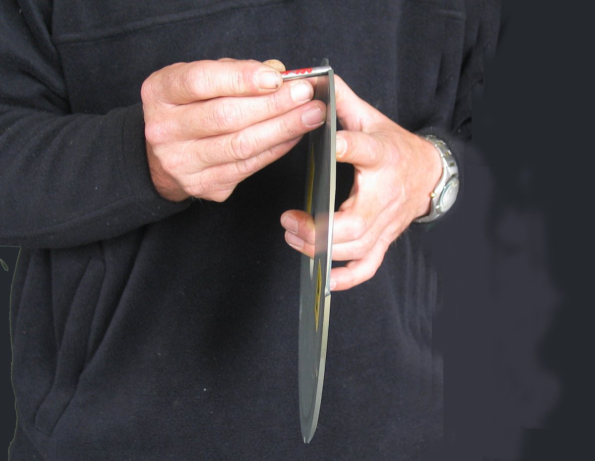 Tot het einde van de maand is er nog gelegenheid voor de #zaaischijvenkeuring. Gaan schijven al een tijdje mee of is er een behoorlijk areaal mee gezaaid, dan is het altijd nuttig om ze een keer te laten controleren. Voor meer info, zie irs.nl/interessegebie…